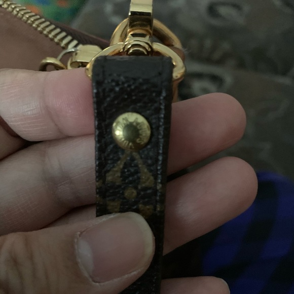 Louis Vuitton Brown Tote Bag with Iconic Monogram Pattern - Picture 8 of 15